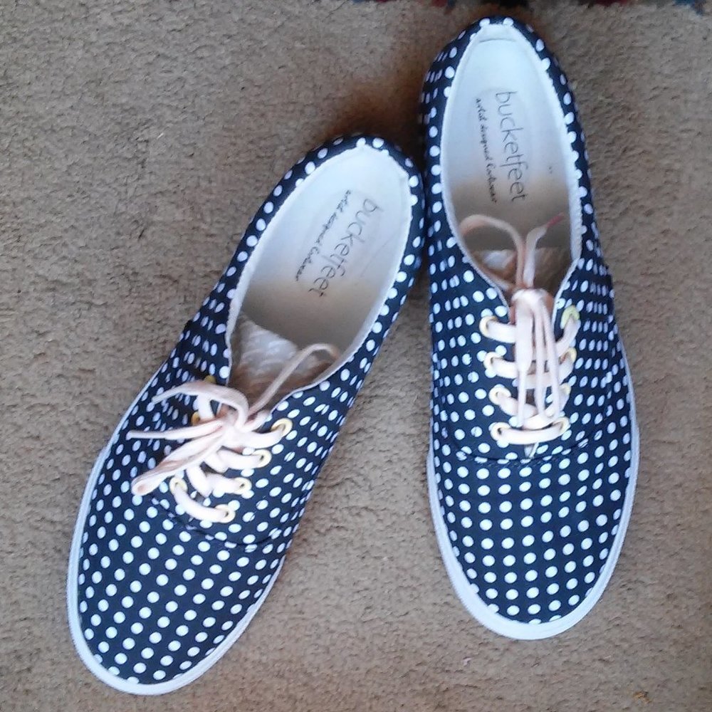 Women Size 9 Artist-Designed Bucketfeet Sneakers